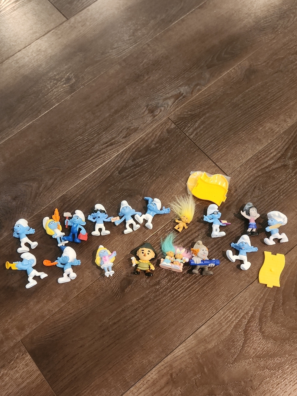 Smurfs Figures Figurines Collectibles Lot (16) Trolls